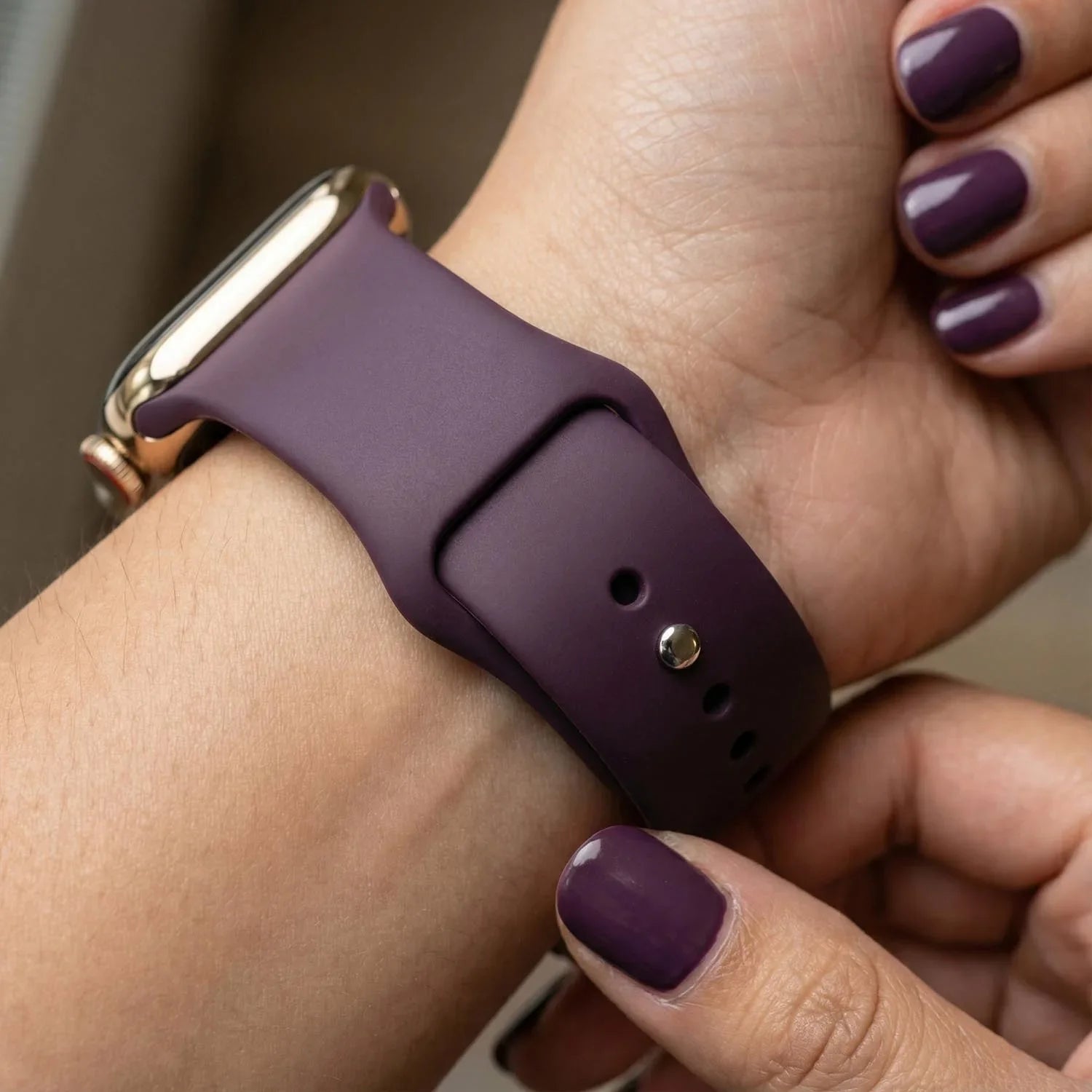Bracelet Apple Watch Vyon - silicone - Cerise foncée