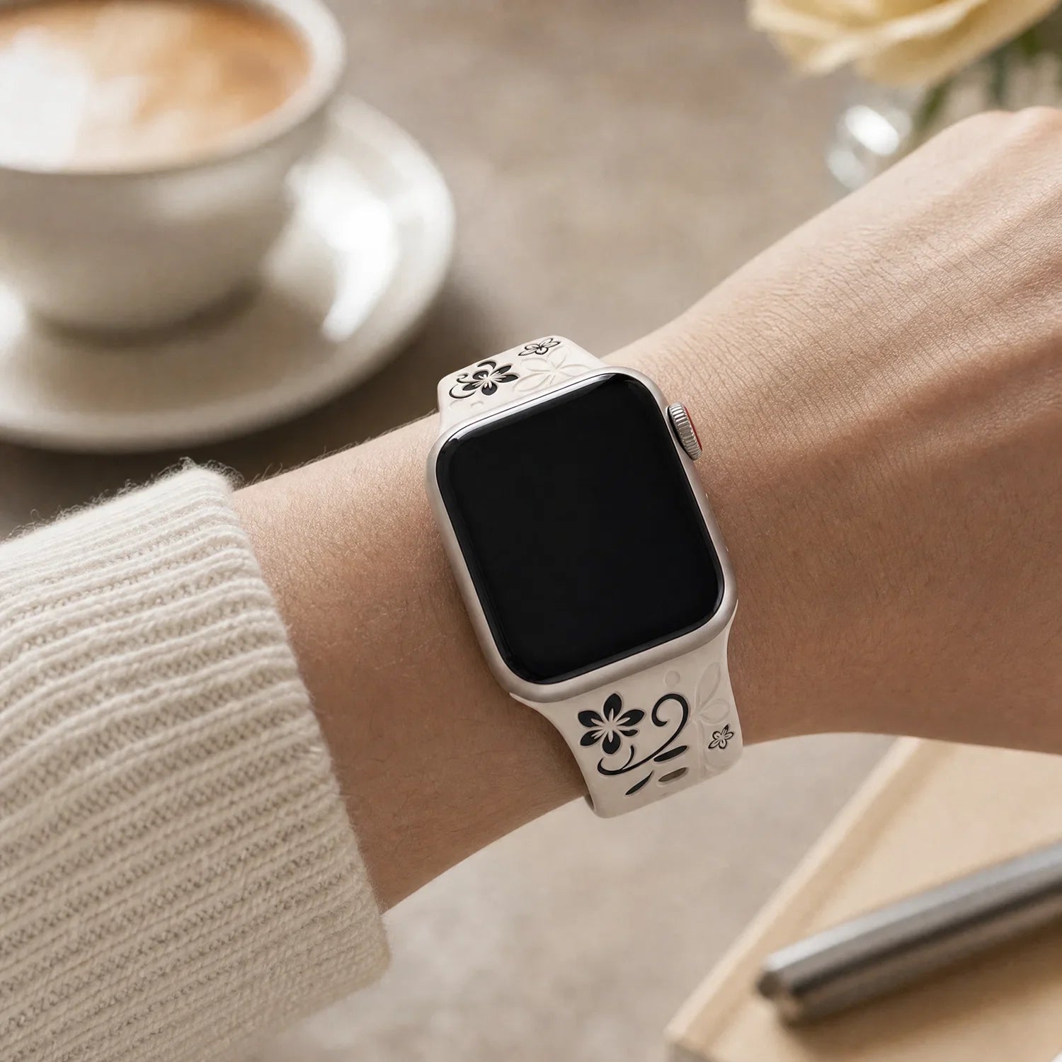 Bracelet Apple Watch Livia à imprimé floral – silicone – Lumière stellaire