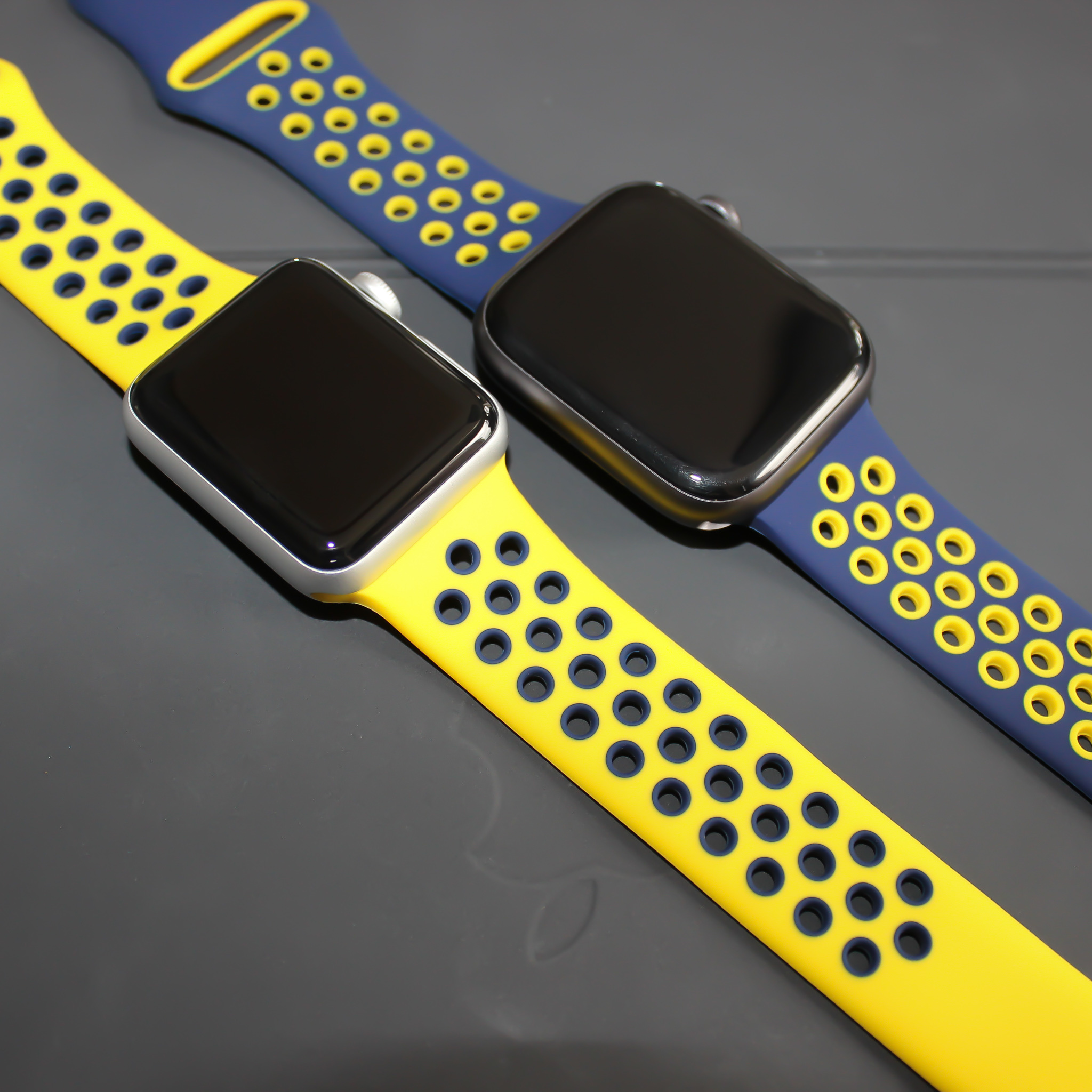 Bracelet sport double Apple Watch - bleu foncé jaune
