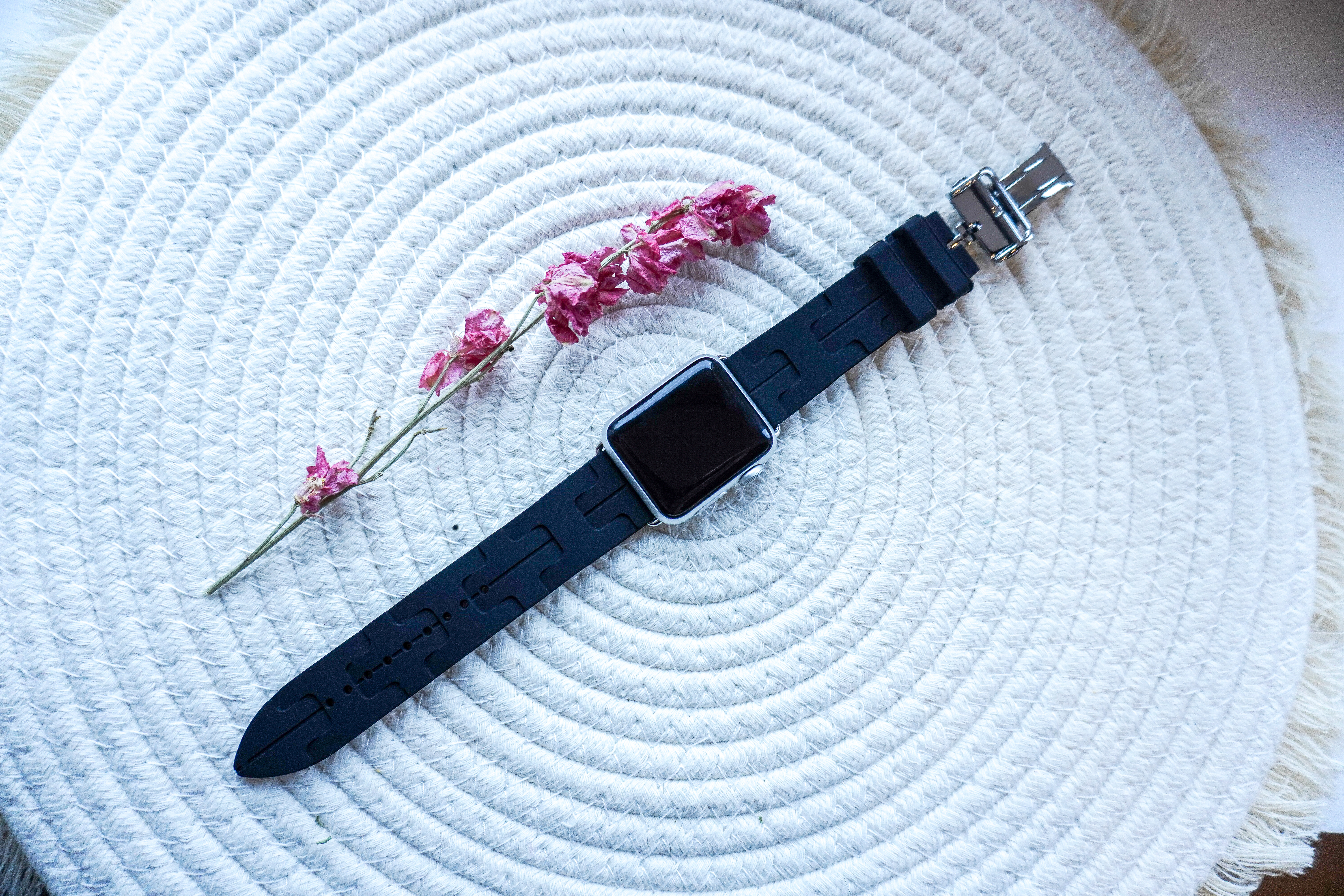 Bracelet sport Hermès simple tour kilim Apple Watch - noir