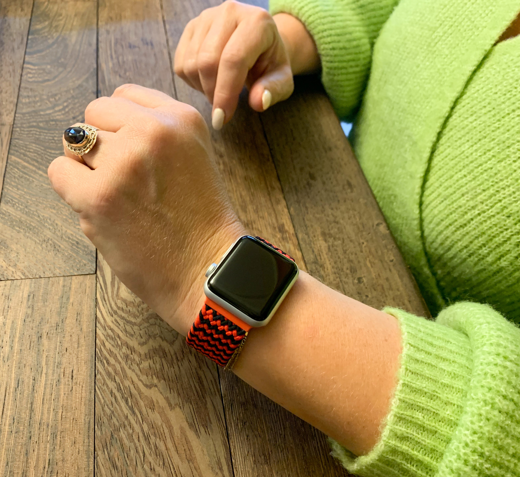 Bracelet nylon Boucle unique tressé Apple Watch - mélange rouge noir