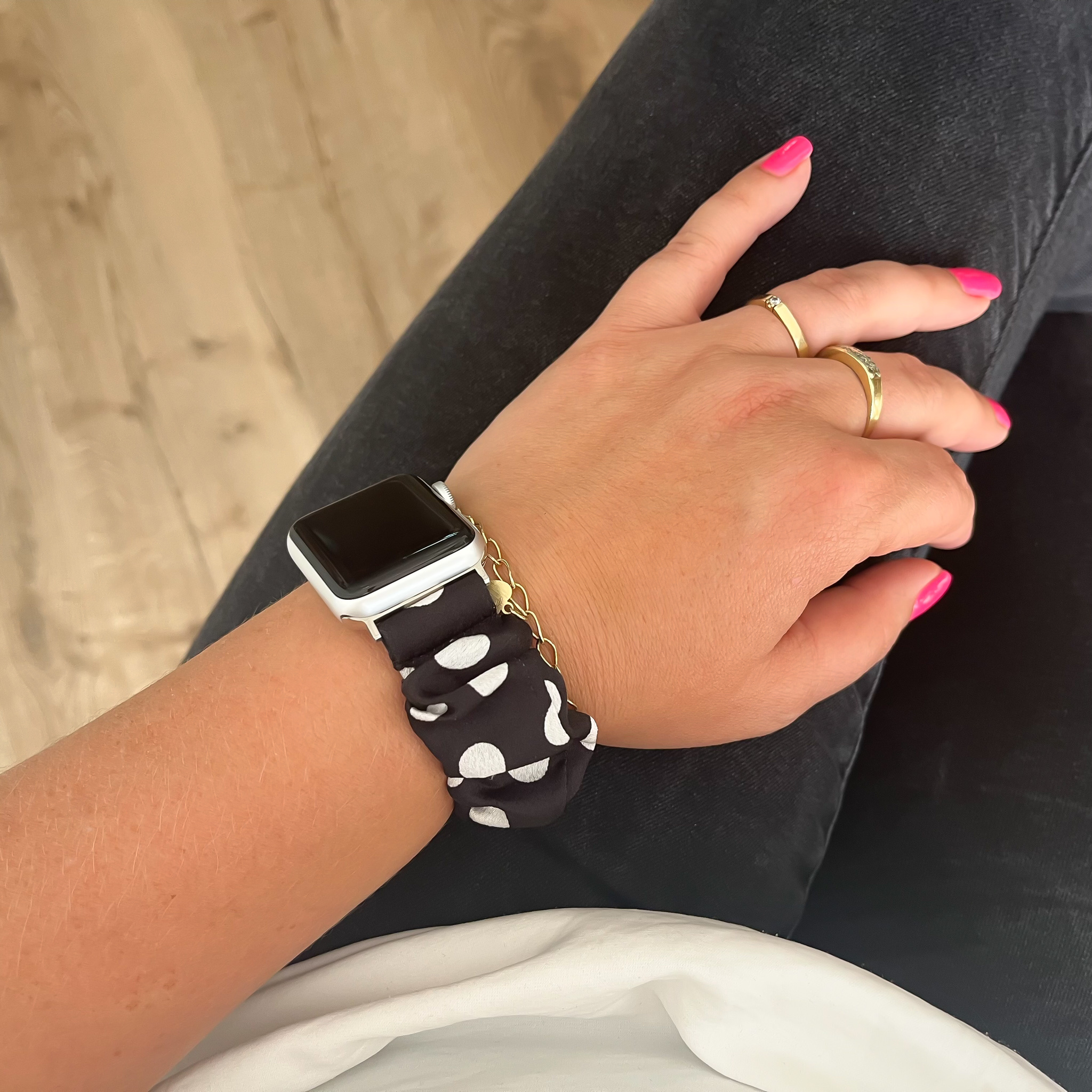 Bracelet nylon chouchou Apple Watch - noir à pois blanc