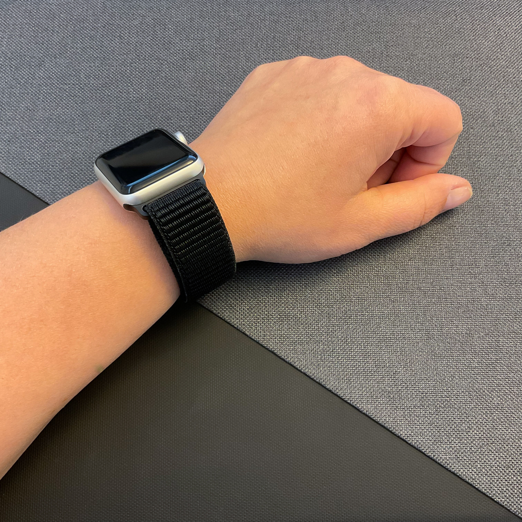 Bracelet boucle sport en nylon Apple Watch sportif - noir foncé