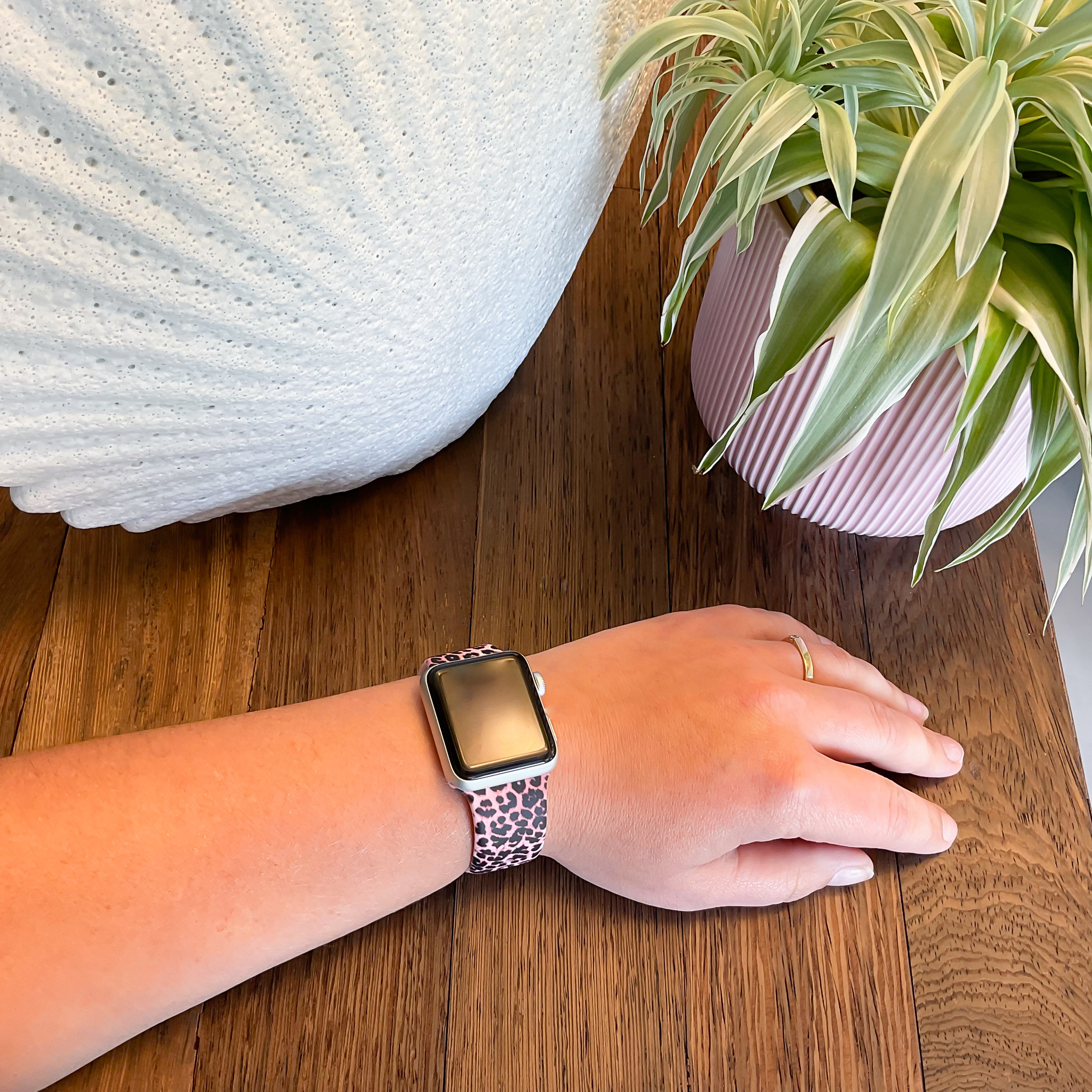 Bracelet sport imprimé Apple Watch - rose panthère