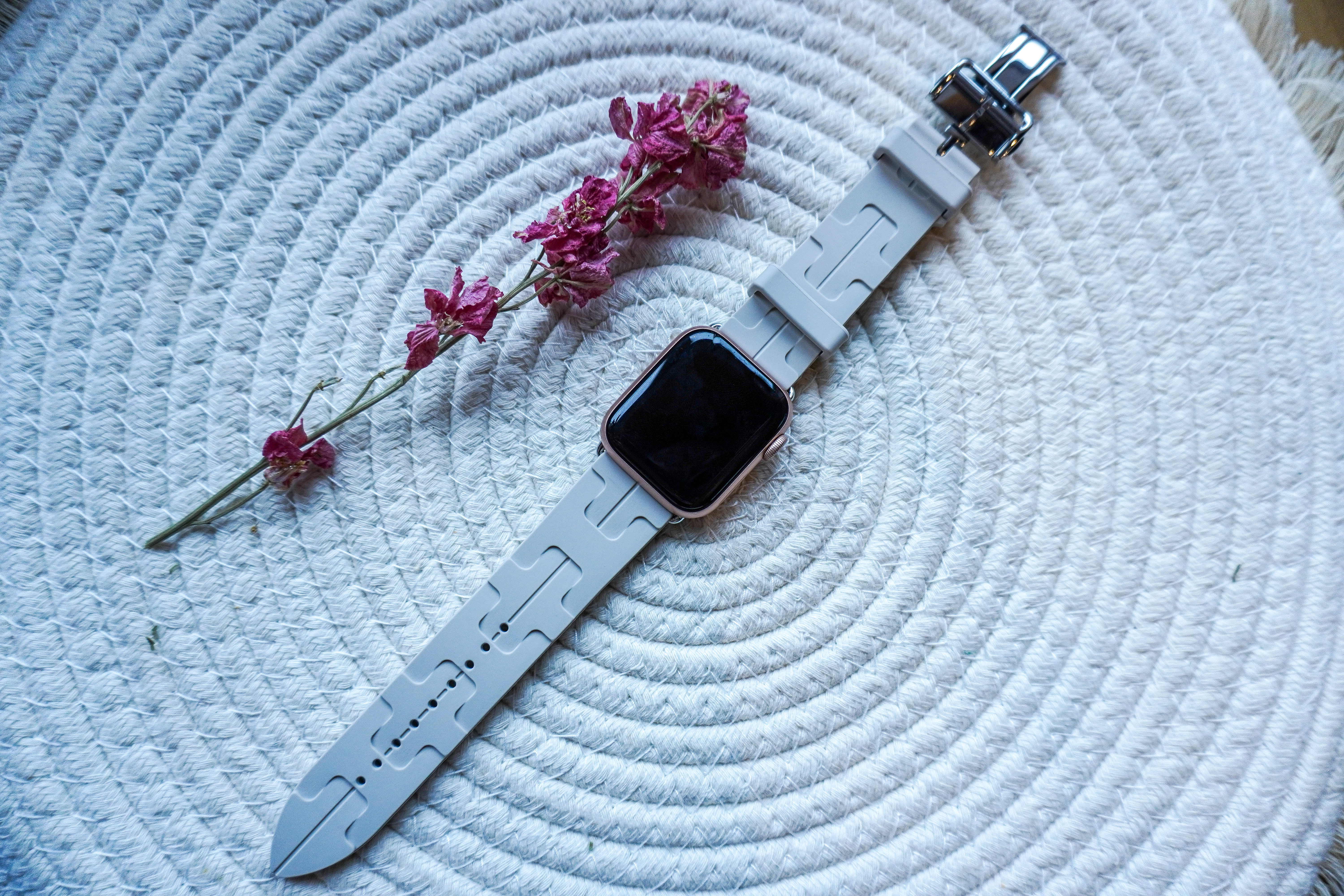 Bracelet sport Hermès simple tour kilim Apple Watch - gris