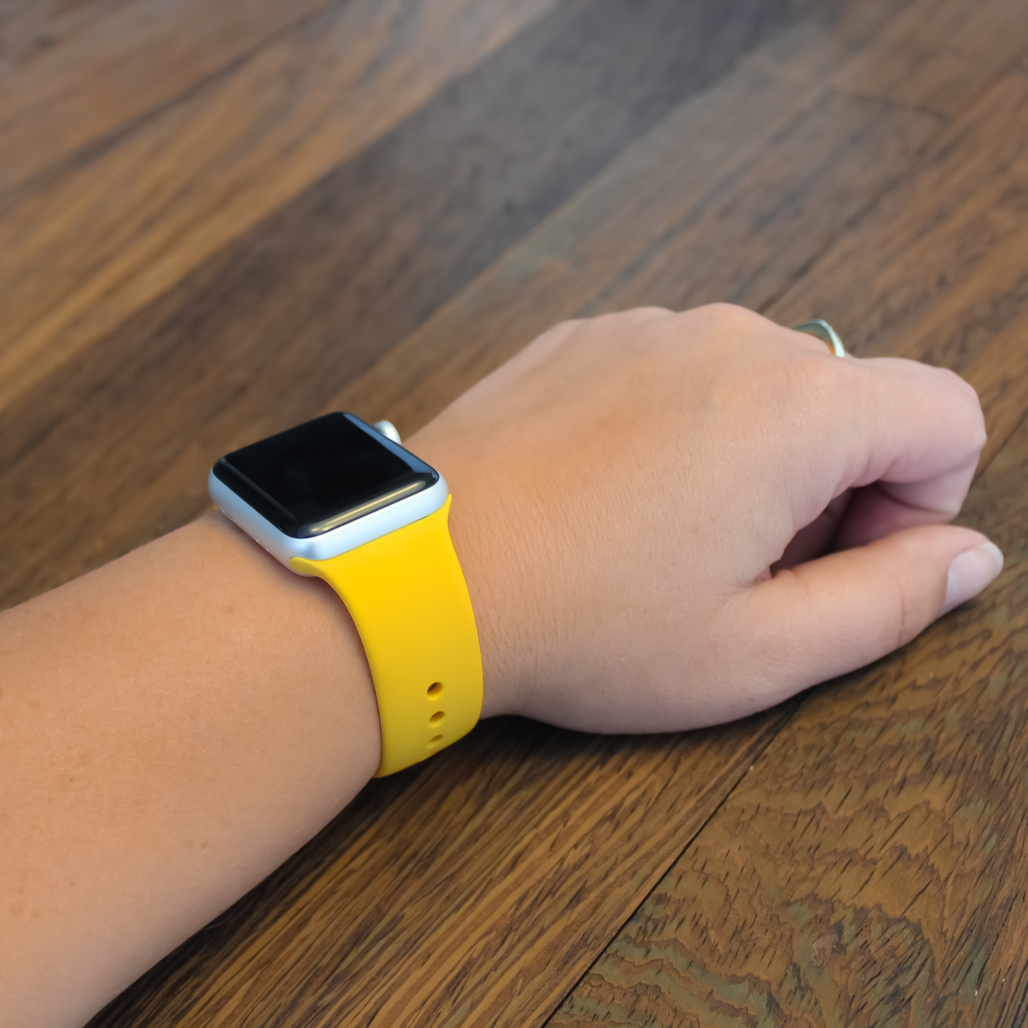 Bracelet sport Apple Watch - fleurs jaune