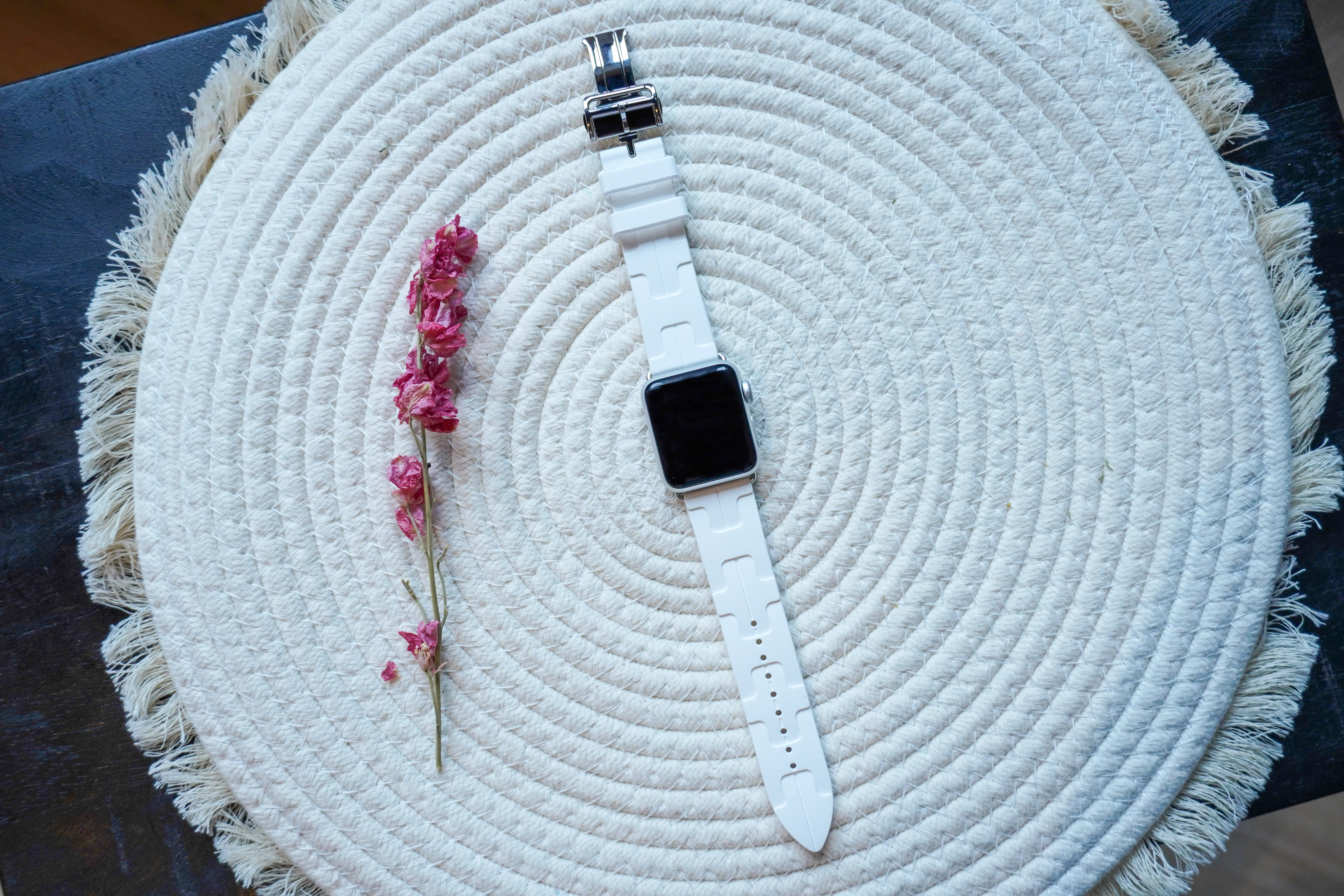 Bracelet sport Hermès simple tour kilim Apple Watch - blanc